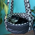 Cama Cat Zara suspensa para gatos macia e confortável